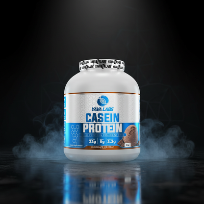 Pote de 2kg de proteína de caseína da YAVA Labs, com embalagem branca e texto preto, destaque para o produto na imagem.