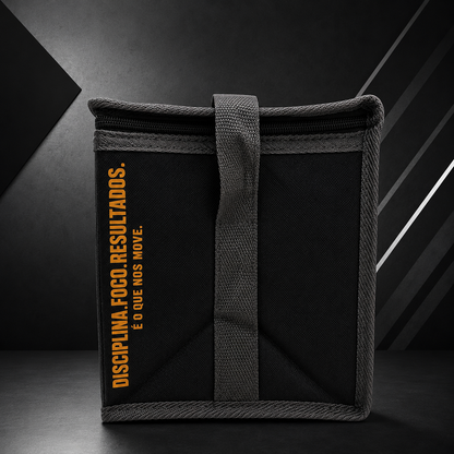 Bolsa térmica Vinny Power Nutrition para almoço, com compartimentos e alça de transporte em tecido resistente.